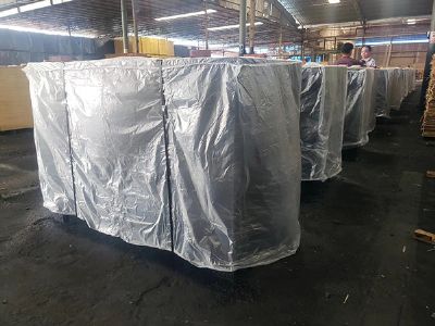 建筑覆膜板廠(chǎng)，建筑模板性能特點(diǎn)